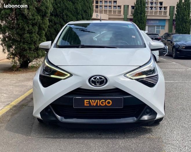 Toyota Aygo 1.0 VVTI 70 X-NIGHT X-SHIFT BVA Blanc de 2021