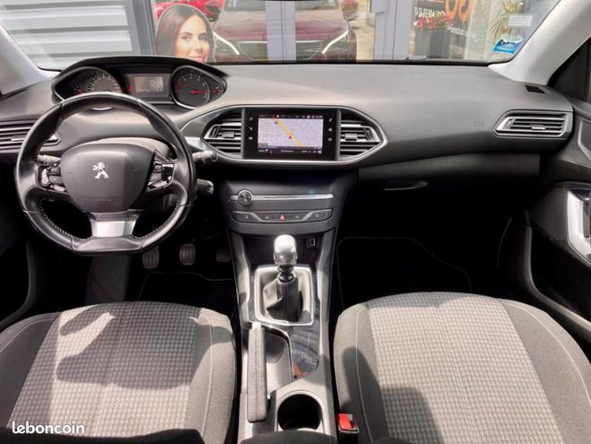 Peugeot 308 SW 1.2 130cv BUSINESS BVM6 KIT DISTRIBUT Rouge de 2019