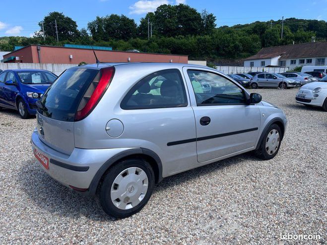 Opel Corsa 1.2i 75CH Gris de 2003