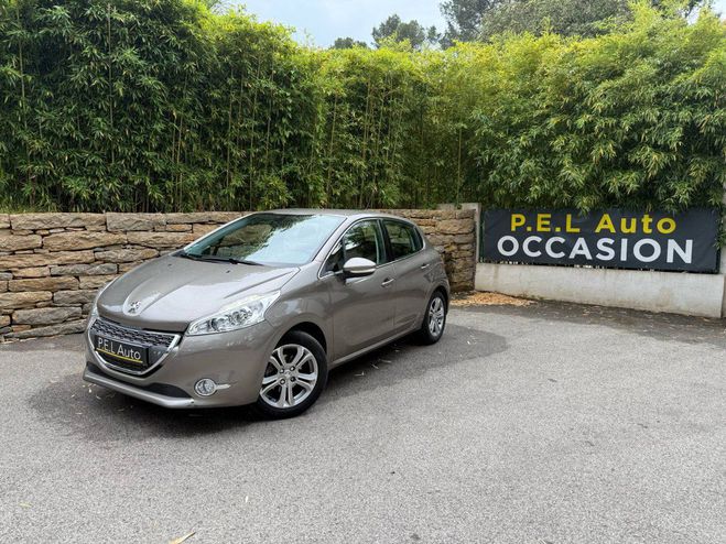 Peugeot 208 1.2 VTi 82ch Allure -1re MAIN- 36000km- Gris de 2013