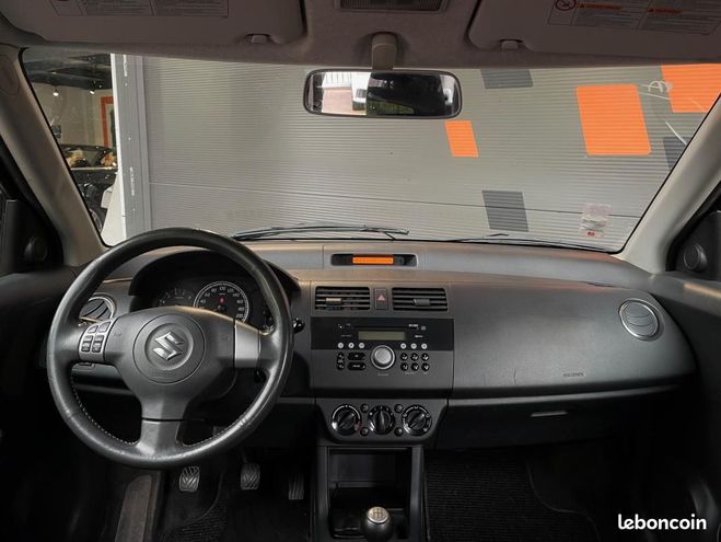 Suzuki Swift III 1.3 92 Cv 4x4 4 Roues motrices Clima Gris de 2006