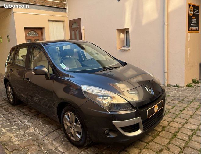 Renault Scenic III 1.4L 130cv Essence Gris de 2012