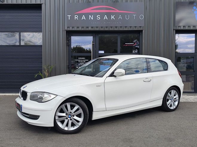 BMW Serie 1 e81 118i 143 ch edition confort radar de BLANC de 2011