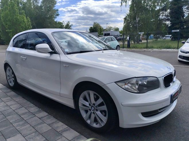 BMW Serie 1 e81 118i 143 ch edition confort radar de BLANC de 2011