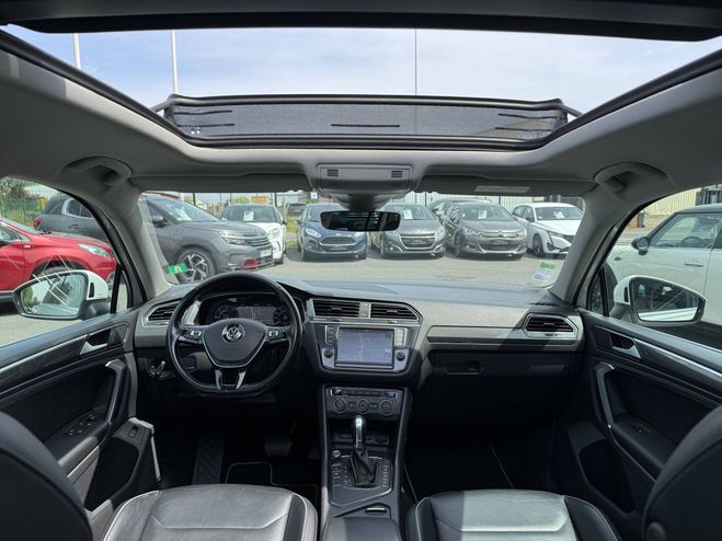 Volkswagen Tiguan TDi 150 R LINE   CARAT EXCLUSIVE SUIVIT  BLANC de 2017