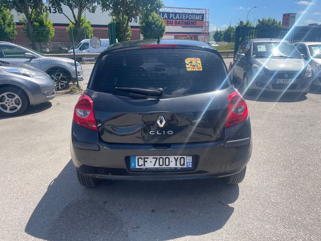 Renault Clio III 1.5 DCI 85 CONFORT DYNAMIQUE 5P Noir de 2007