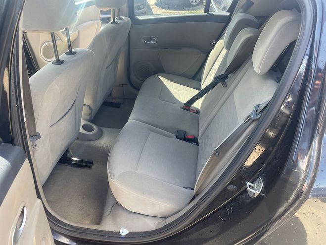 Renault Clio III 1.5 DCI 85 CONFORT DYNAMIQUE 5P Noir de 2007