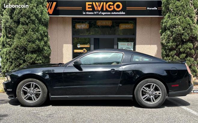 Ford Mustang FASTBACK V6 3.7L 305CH ORIGINE USA Noir de 2012