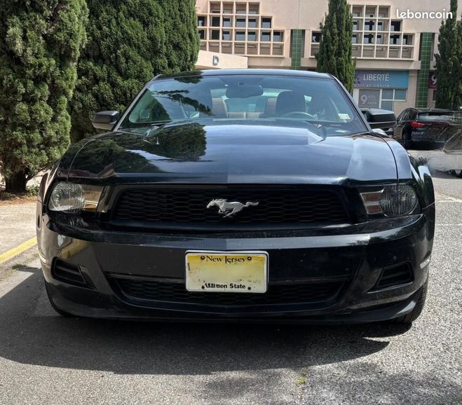 Ford Mustang FASTBACK V6 3.7L 305CH ORIGINE USA Noir de 2012