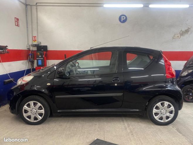 Peugeot 107 1.0 70CH ALLURE Noir de 2010