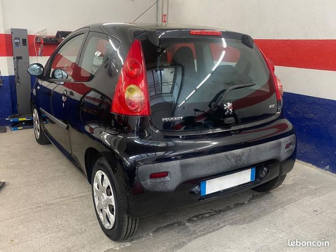 Peugeot 107 1.0 70CH ALLURE Noir de 2010