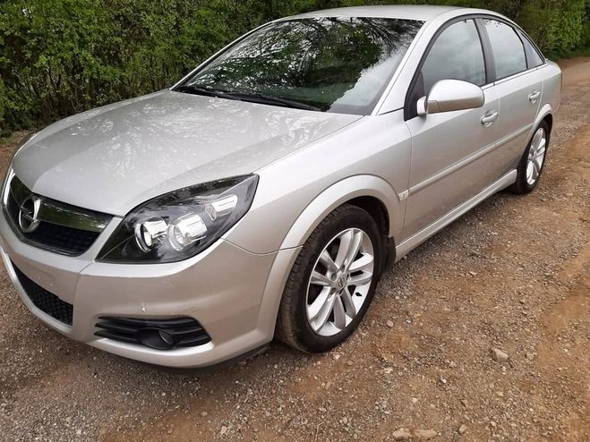 Opel Vectra 1.9CDTI 120CV GTS GRIS de 2006