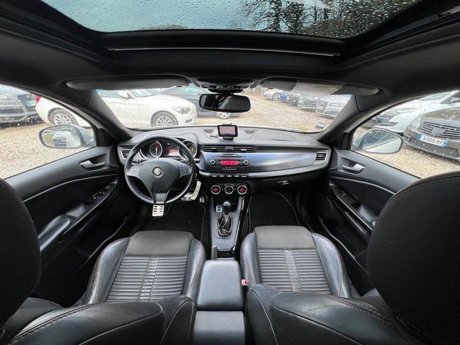 Alfa romeo Giulietta 2.0 JTDM 170cv BVA Blanc de 2012