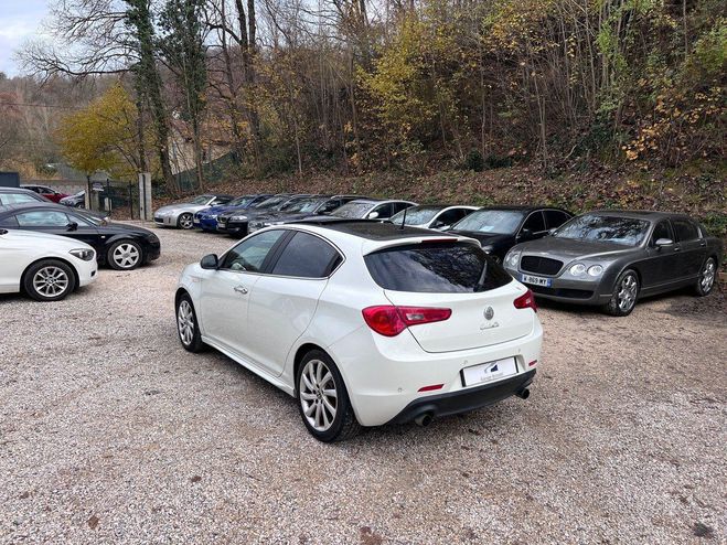 Alfa romeo Giulietta 2.0 JTDM 170cv BVA Blanc de 2012