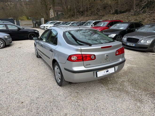 Renault Laguna II 1.6i 112cv Authentique 1re main Gris de 2007