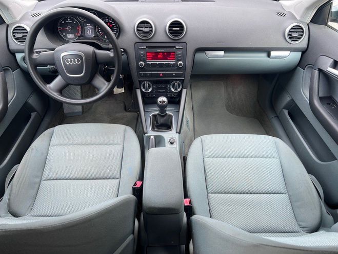 Audi A3 Sportback 1.6 TDi 105cv 2me Main Gris de 2010