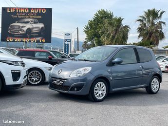  Voir détails -Renault Twingo 1.2 16v 75ch Initiale Quickshift à Nice (06)