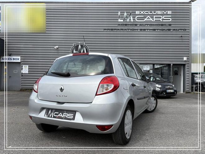 Renault Clio 1.2i 16V - 75 Euro 5 III BERLINE Access  GRIS CLAIR de 2012