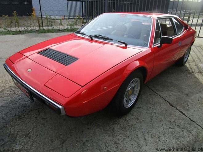 Ferrari Dino 208 GT4 Dino Rosso de 1976