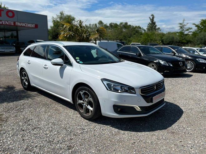 Peugeot 508 SW 120ch Blanc de 2016
