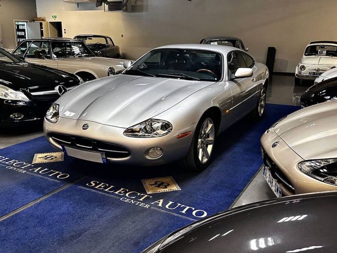Jaguar XK8 4.2 coupe GRISE de 2003