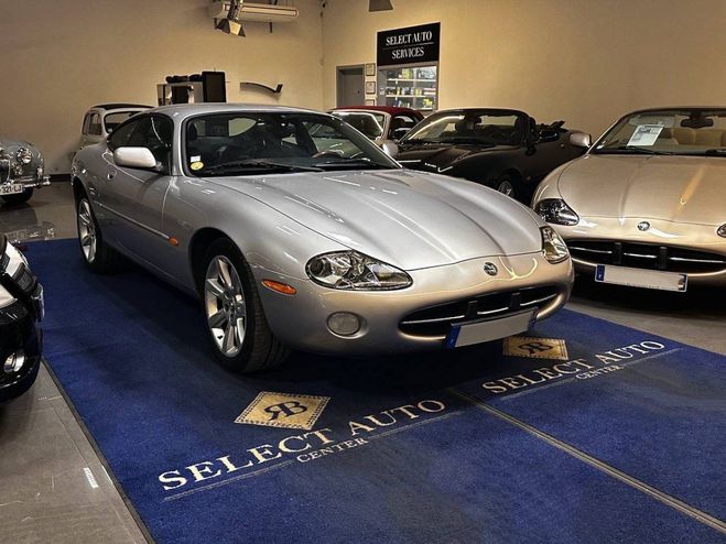 Jaguar XK8 4.2 coupe GRISE de 2003