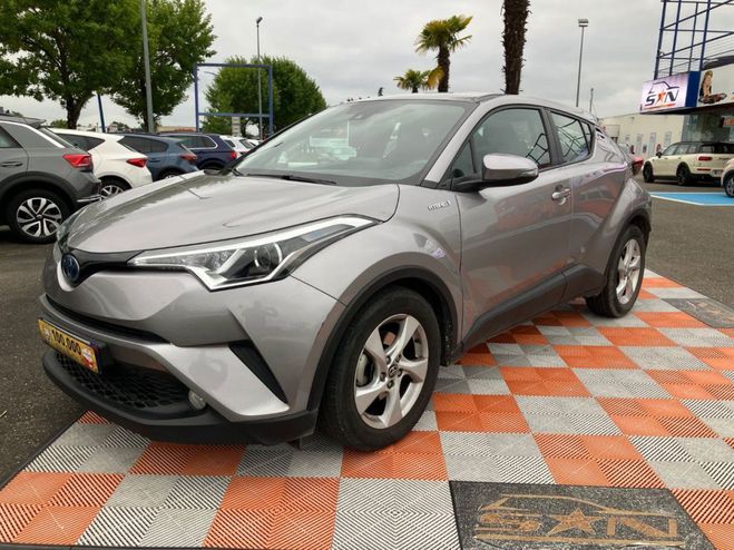 Toyota C HR 1.8 HYBRIDE 122 BVA DYNAMIC GPS 1Main Gris Clair de 2018