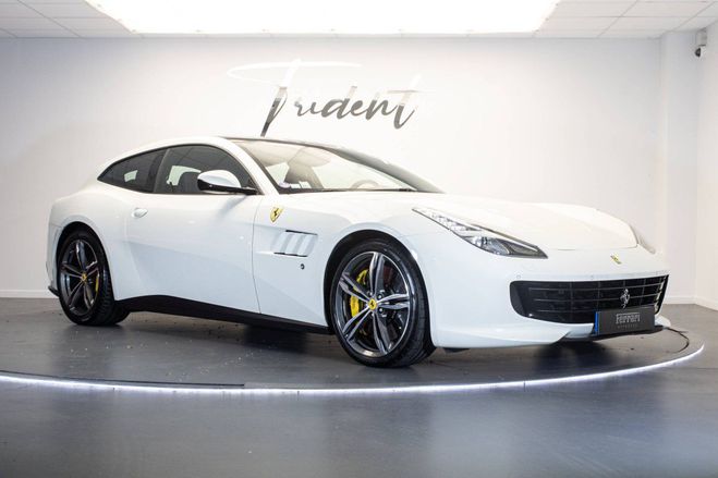 Ferrari GTC4 Lusso V12 6.0 690ch Blanc de 2016