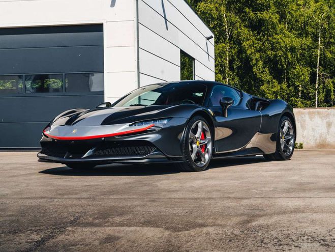 Ferrari SF90 Stradale Grigio Silverstone Lift Carbon First own Gris Mtallis de 