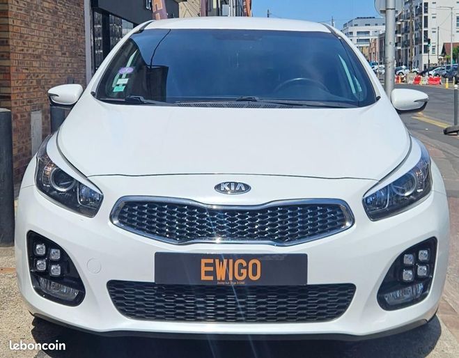Kia Ceed d Ceed 1.0 T-GDI 120 GT LINE CAMERA DE R Blanc de 2017