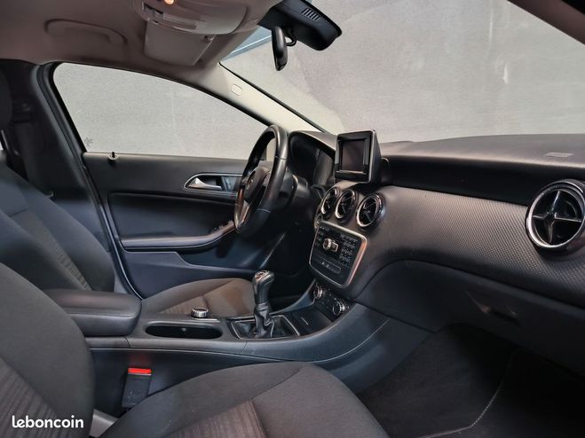 Mercedes Classe A A180 122cv Intuition 161.000kms 1ere mai Gris de 2015