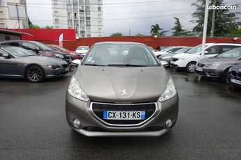  Voir détails -Peugeot 208 1.2 VTI URBAN SOUL 5P à Villefranche-sur-Saône (69)