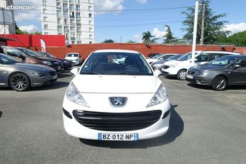  Voir détails -Peugeot 207 1.4 HDI70 STYLE II 5P à Villefranche-sur-Sane (69)
