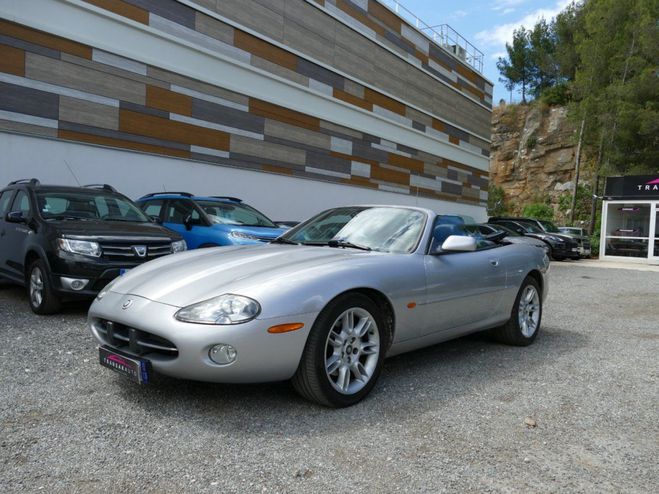 Jaguar XK8 4.0 V8 298 Ch BVA Gris de 2022