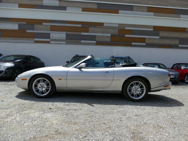 Jaguar XK8 4.0 V8 298 Ch BVA Gris de 2022