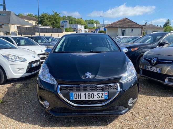 Peugeot 208 1.6 e-HDi 92ch BVM5 Active Noir de 2014