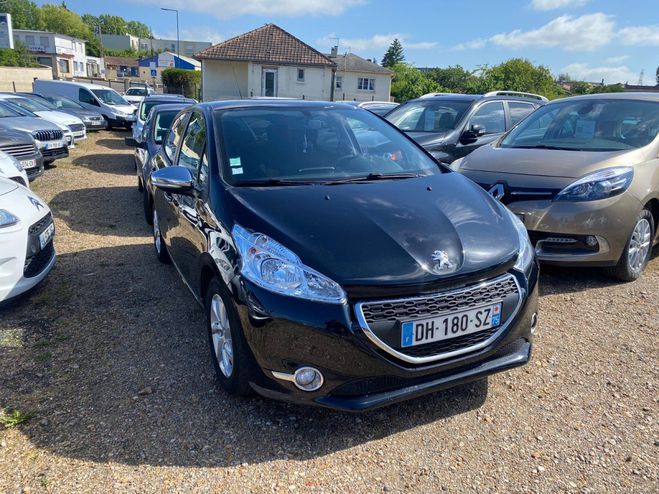 Peugeot 208 1.6 e-HDi 92ch BVM5 Active Noir de 2014