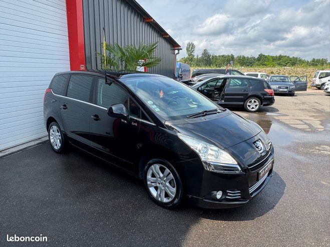 Peugeot 5008 1.6 HDI 110cv 7 places Toit panoramique  Noir de 2011