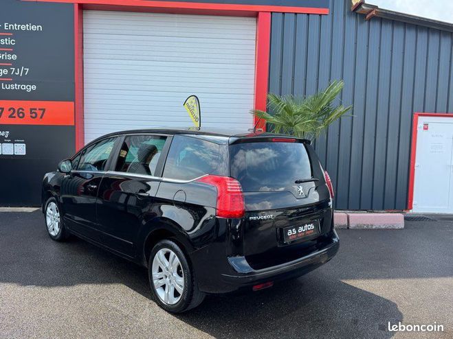 Peugeot 5008 1.6 HDI 110cv 7 places Toit panoramique  Noir de 2011