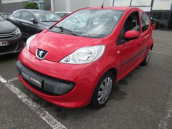  Voir détails -Peugeot 107 1.4 HDi 54ch Trendy à Aubire (63)