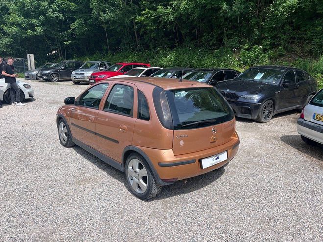 Opel Corsa C 1.2 i 80cv 1re Main Orange de 2005