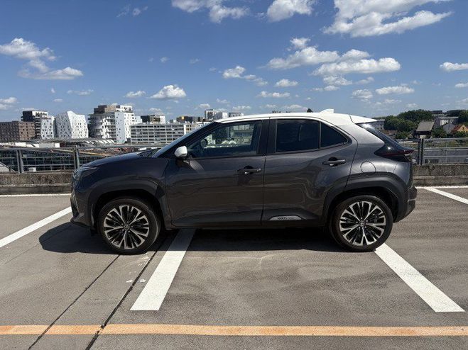 Toyota Yaris CROSS 116H COLLECTION AWD-I MY22 Gris F de 2022