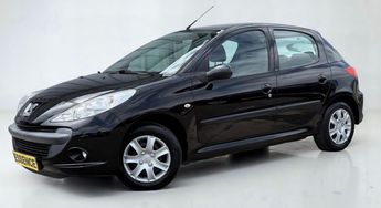  Voir détails -Peugeot 206 + (T3E) 1.4e - 75ch 8V (5 cv) - BVM5 - 5 à Thiers (63)