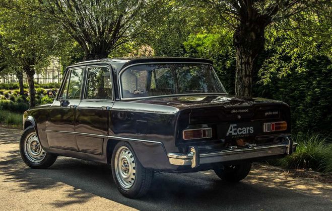Alfa romeo Giulia 1300 Rouge de 