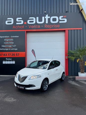  Voir détails -Lancia Ypsilon 1.2 Stop&Start 69 cv citadine regulateur à Bischwiller (67)