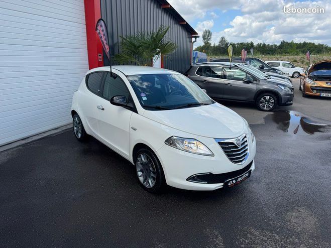 Lancia Ypsilon 1.2 Stop&Start 69 cv citadine regulateur Blanc de 2011