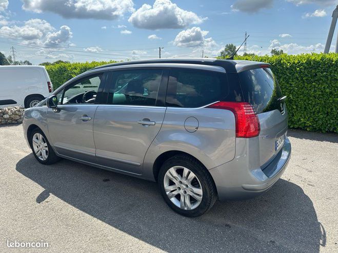 Peugeot 5008 1.6 e-HDI EAT6 120cv BVA Gris de 2017