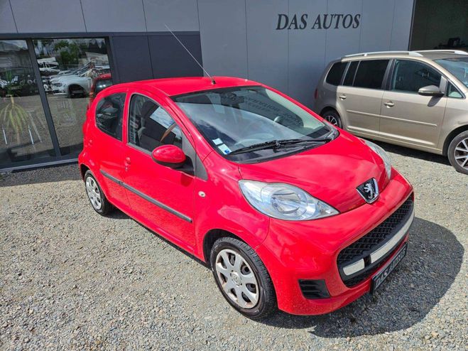 Peugeot 107 1.0i 68cv Trendy 5 portes ROUGE de 2009