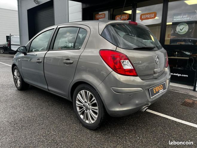 Opel Corsa 1.4 TURBO 120CH Noir de 2012