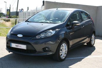  Voir détails -Ford Fiesta 1.4 TDCI 68CH AMBIENTE 5P à Vestric-et-Candiac (30)